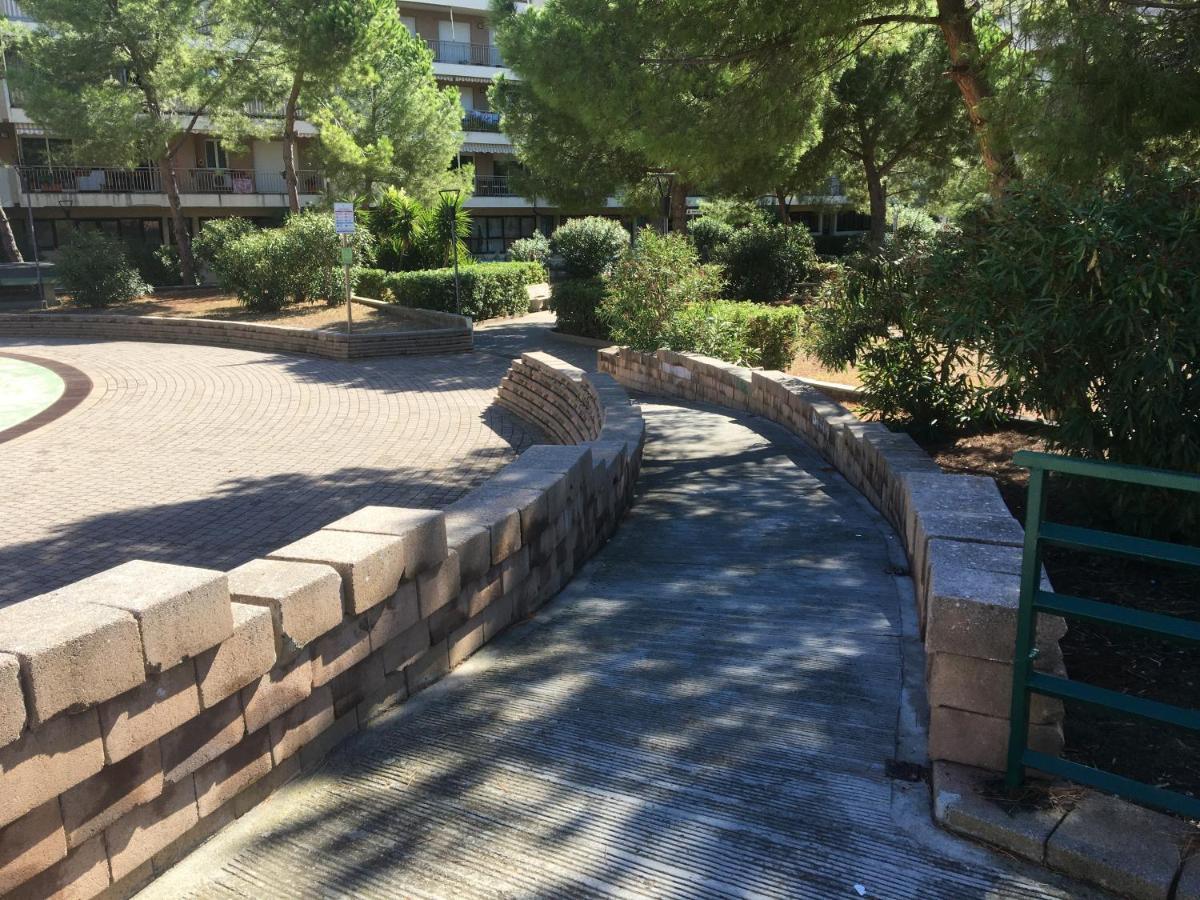 Appartamento - Terrazzo Vivibile Vista Mare, Wi-Fi Gratuito Vallecrosia Buitenkant foto