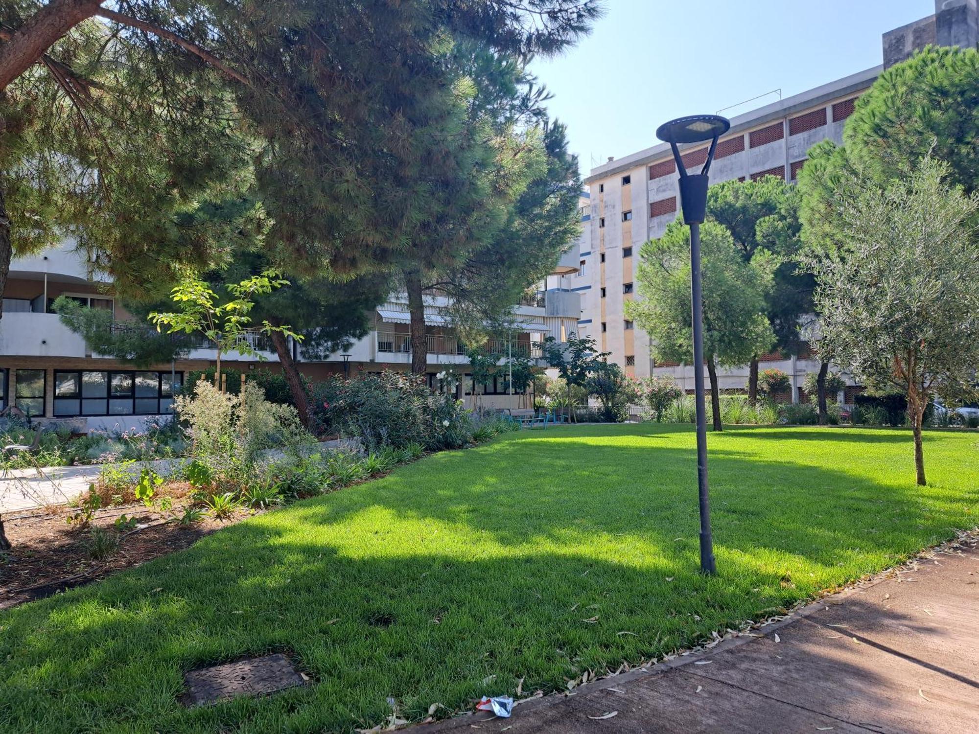 Appartamento - Terrazzo Vivibile Vista Mare, Wi-Fi Gratuito Vallecrosia Buitenkant foto