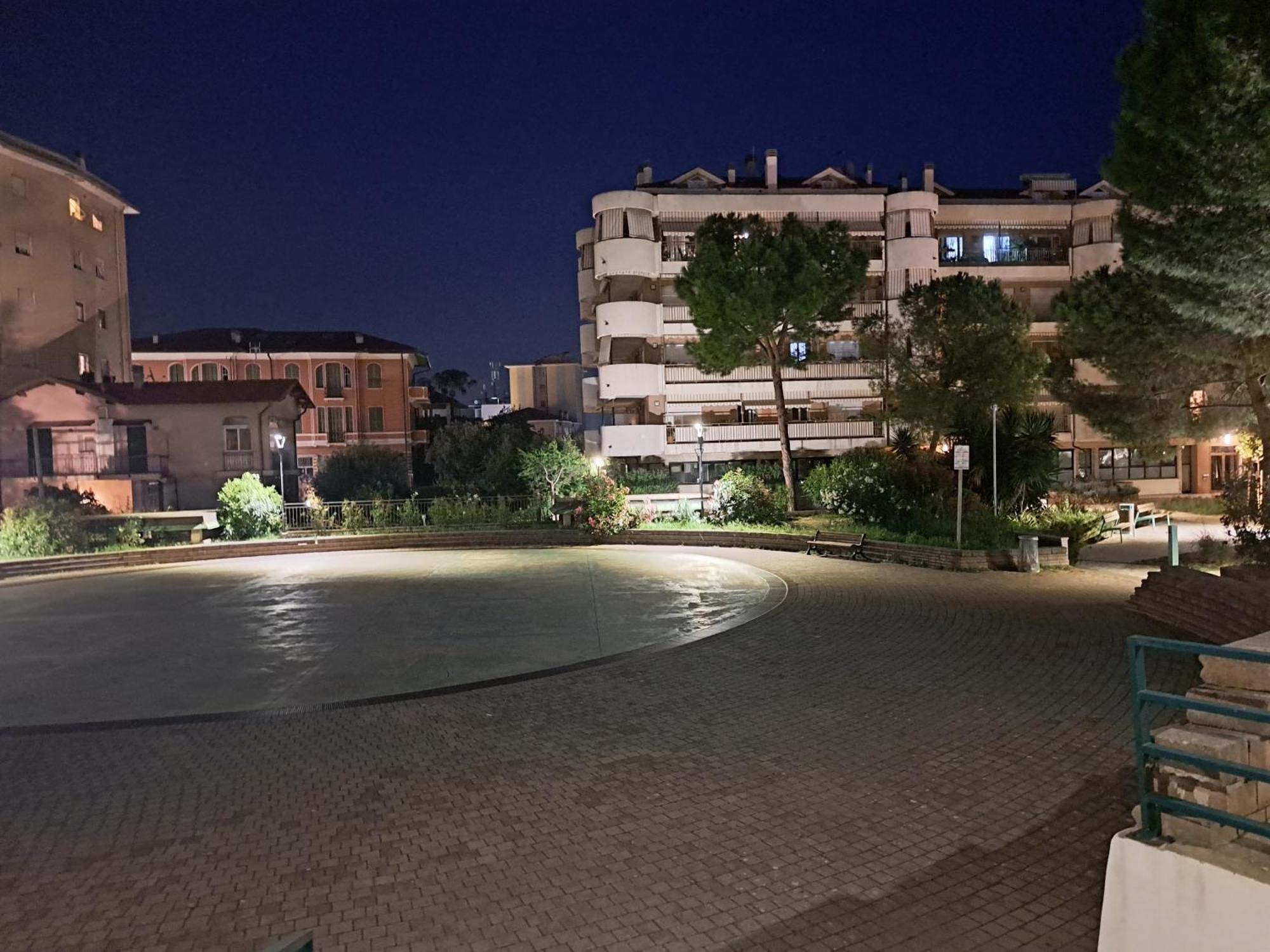 Appartamento - Terrazzo Vivibile Vista Mare, Wi-Fi Gratuito Vallecrosia Buitenkant foto