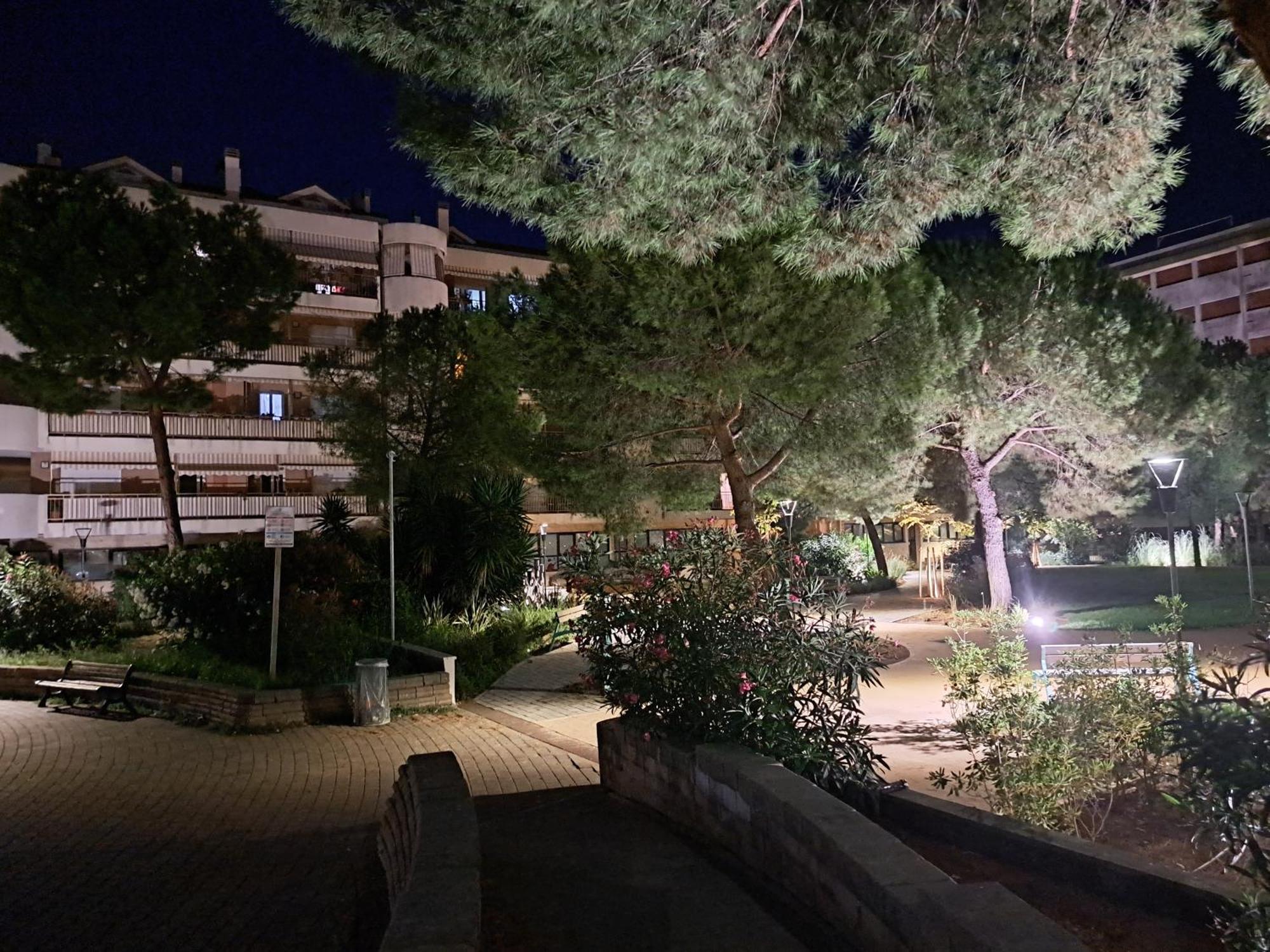 Appartamento - Terrazzo Vivibile Vista Mare, Wi-Fi Gratuito Vallecrosia Buitenkant foto