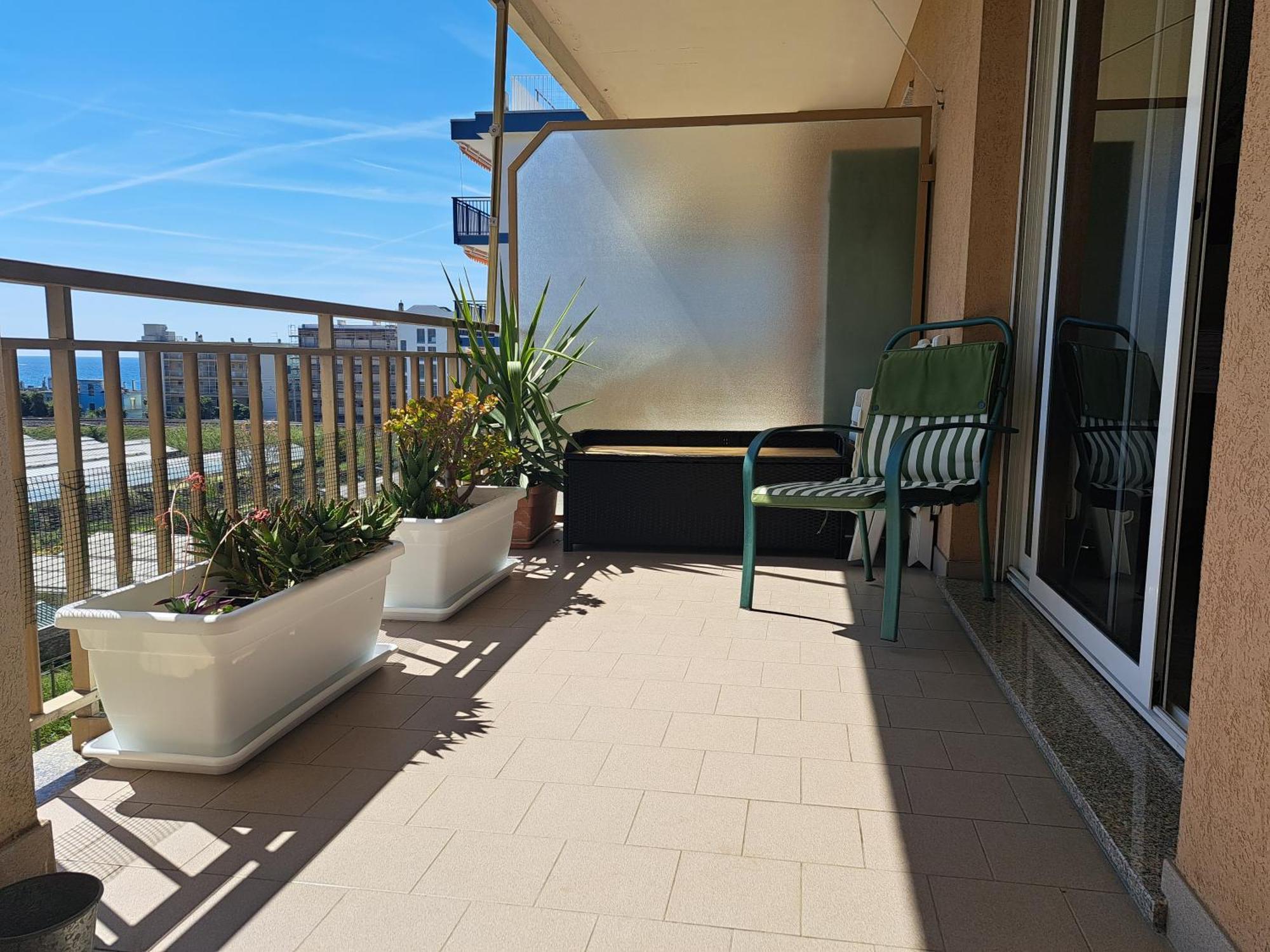 Appartamento - Terrazzo Vivibile Vista Mare, Wi-Fi Gratuito Vallecrosia Buitenkant foto