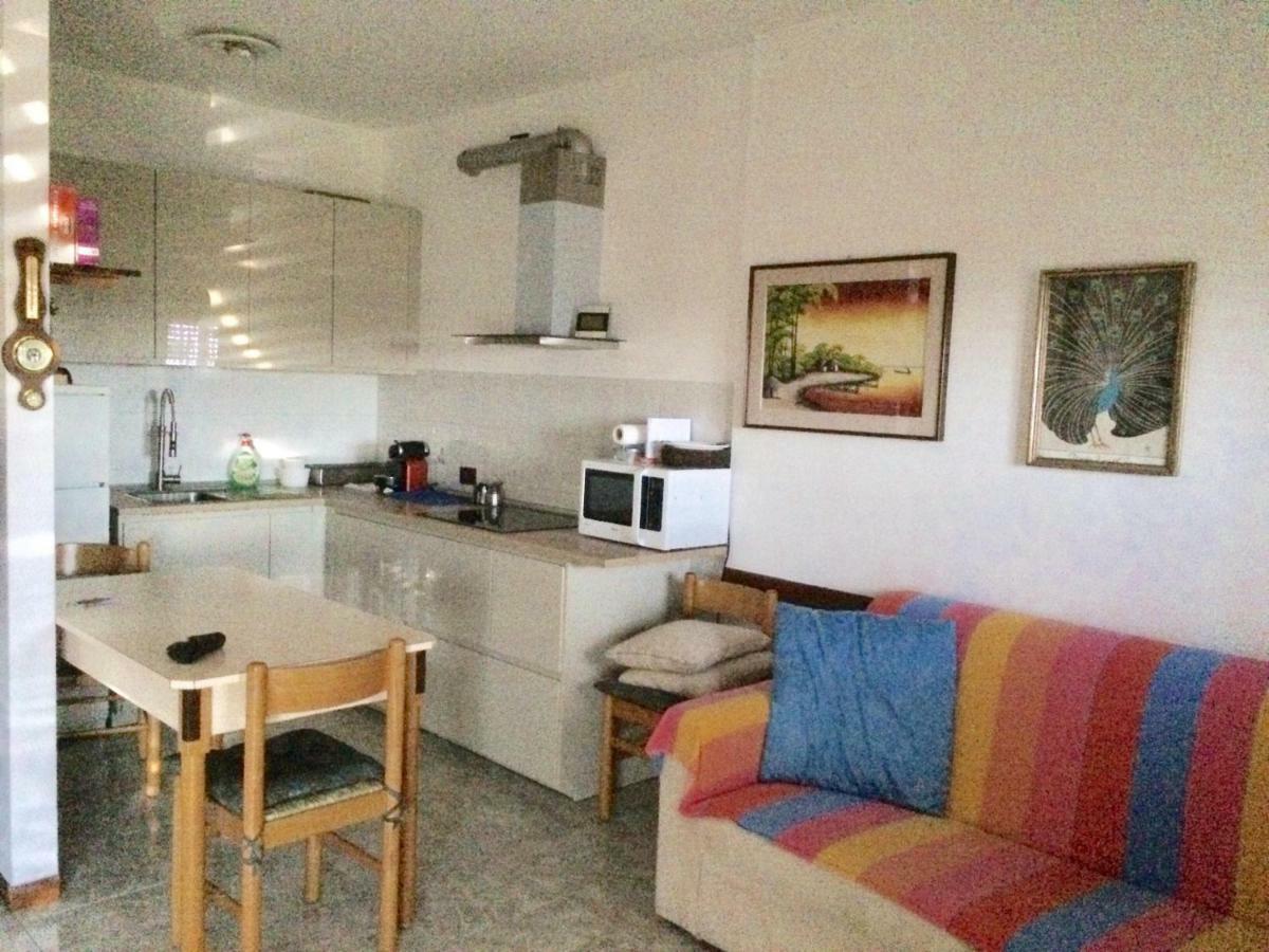 Appartamento - Terrazzo Vivibile Vista Mare, Wi-Fi Gratuito Vallecrosia Buitenkant foto