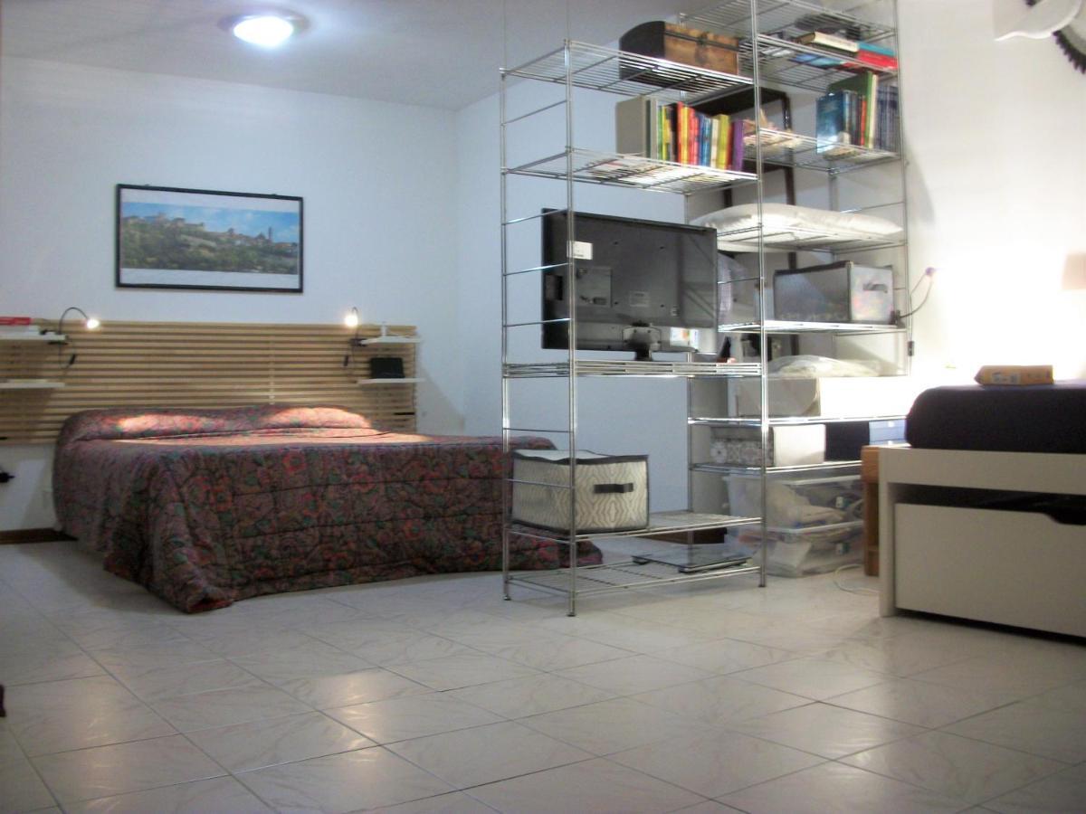 Appartamento - Terrazzo Vivibile Vista Mare, Wi-Fi Gratuito Vallecrosia Buitenkant foto